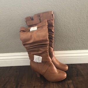 Tan heel boots 👢 size 6